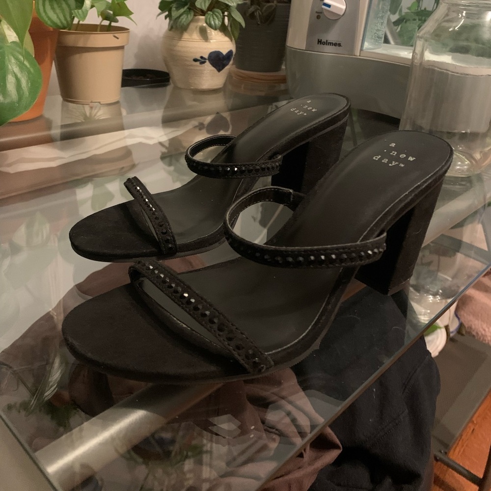 A New Day | Black Pumps